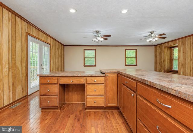 7115 MAXWELL DR, Hughesville, MD 20637