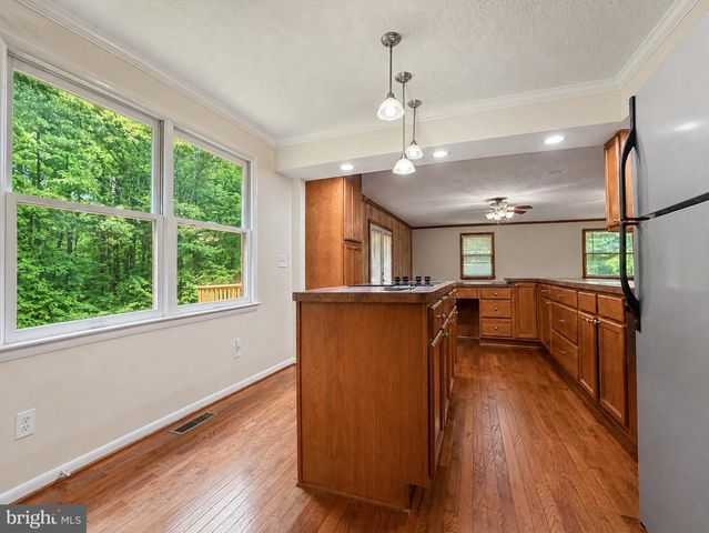 7115 MAXWELL DR, Hughesville, MD 20637