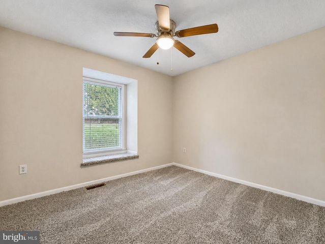 7115 MAXWELL DR, Hughesville, MD 20637