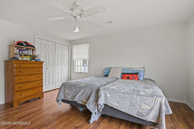 21 Parkview Way, Englishtown, NJ 07726