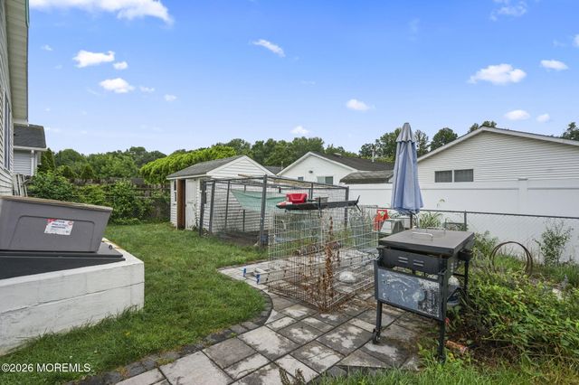 21 Parkview Way, Englishtown, NJ 07726