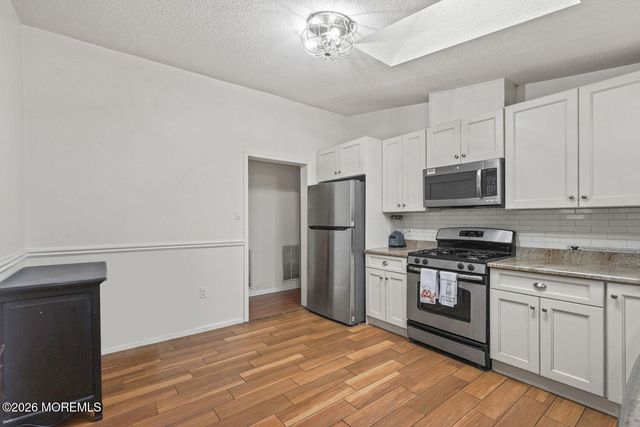 21 Parkview Way, Englishtown, NJ 07726