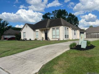 13080 Dutchtown Lakes Dr, Geismar, LA 70734
