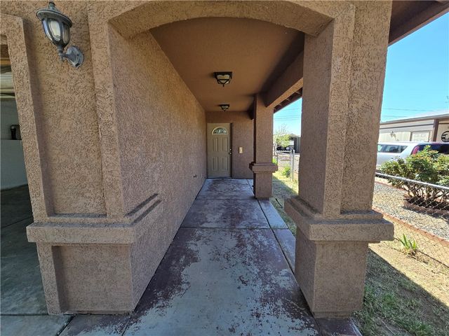 2470 E Neal Avenue, Kingman, AZ 86409