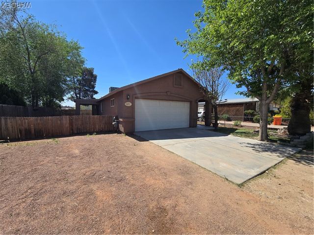2470 E Neal Avenue, Kingman, AZ 86409