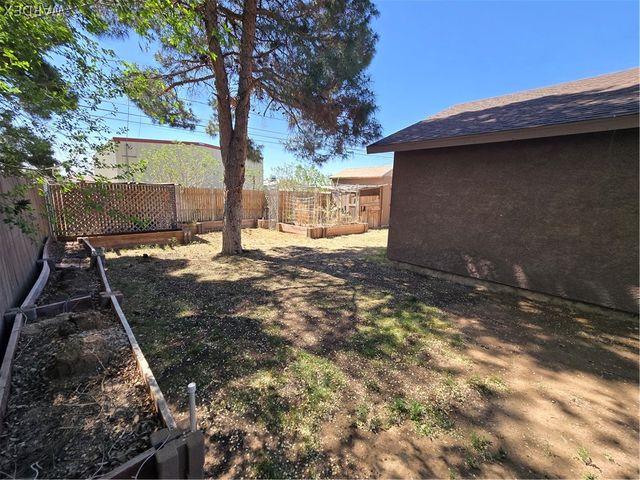 2470 E Neal Avenue, Kingman, AZ 86409