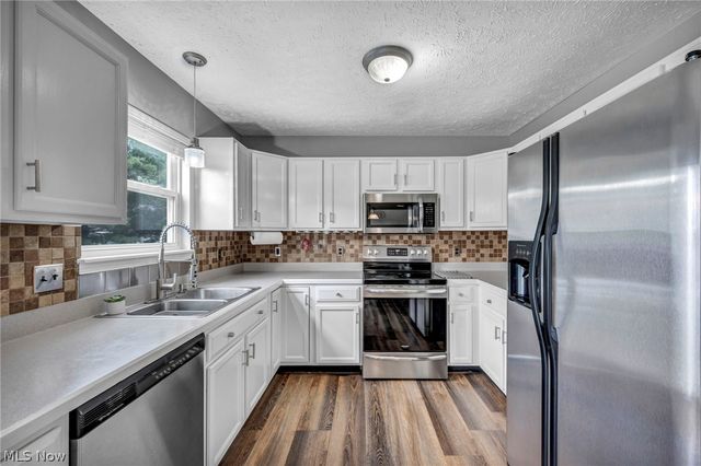 1174 Brittany Boulevard, Akron, OH 44312