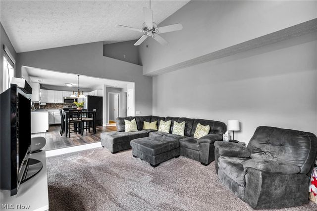 1174 Brittany Boulevard, Akron, OH 44312
