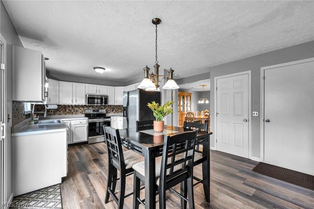 1174 Brittany Boulevard, Akron, OH 44312
