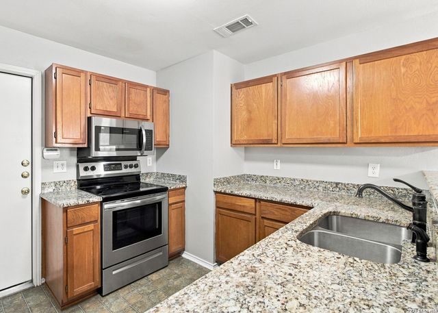 7218 BURNS WAY, San Antonio, TX 78250