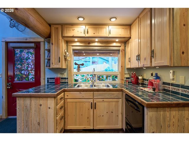 60081 POLLOCK Rd, Wallowa Lake, OR 97846