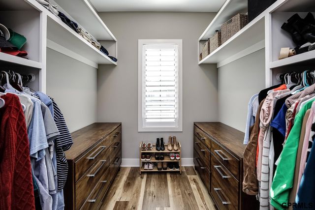 28420 Laurel Circle, Valley, NE 68064