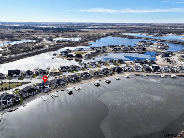 28420 Laurel Circle, Valley, NE 68064