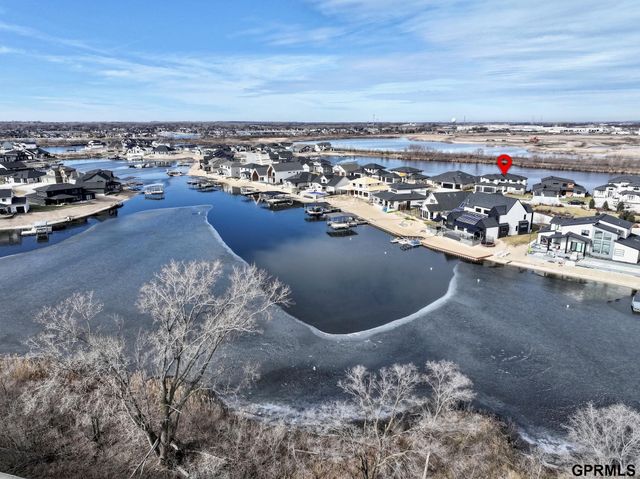 28420 Laurel Circle, Valley, NE 68064