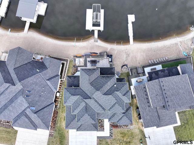 28420 Laurel Circle, Valley, NE 68064