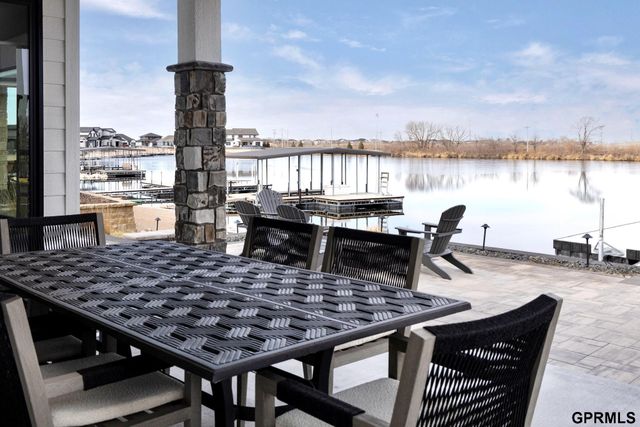 28420 Laurel Circle, Valley, NE 68064