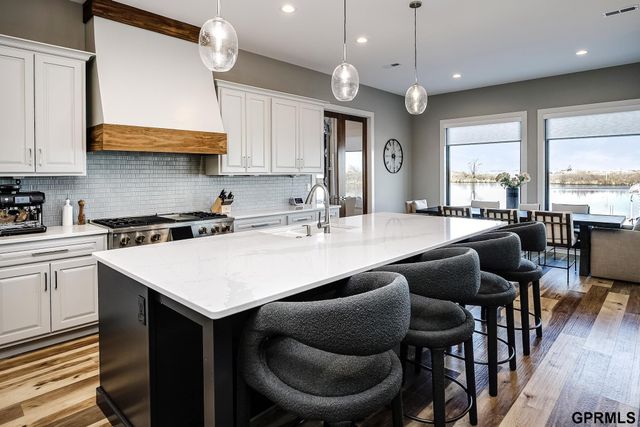 28420 Laurel Circle, Valley, NE 68064