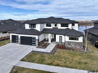 28420 Laurel Circle, Valley, NE 68064
