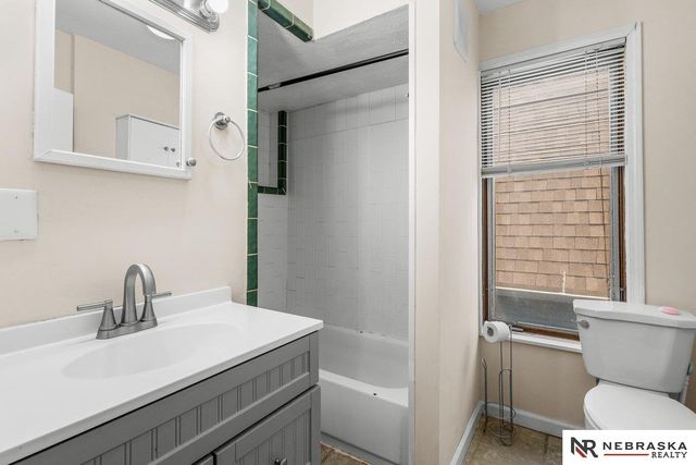 844 S 22nd Street, Omaha, NE 68108