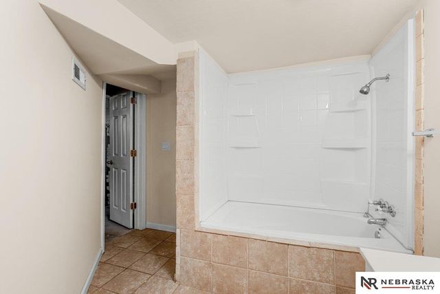 844 S 22nd Street, Omaha, NE 68108