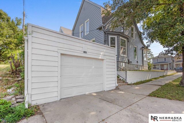844 S 22nd Street, Omaha, NE 68108