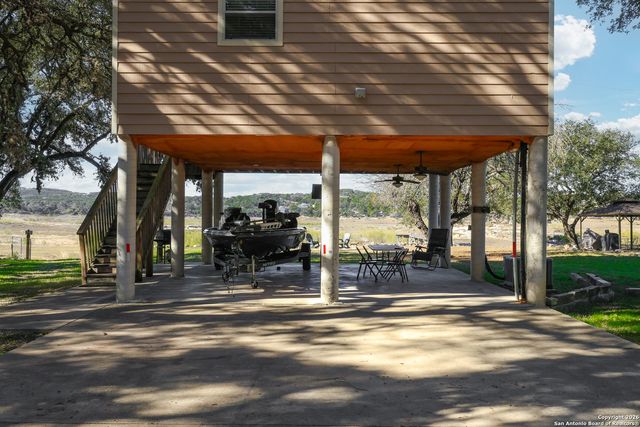 622 Pebble Beach, Lakehills, TX 78063