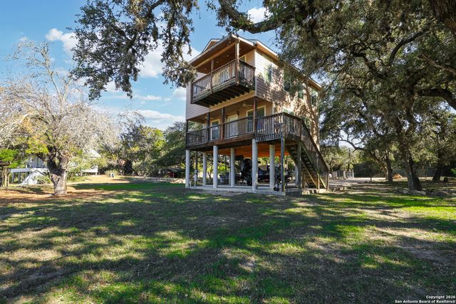 622 Pebble Beach, Lakehills, TX 78063