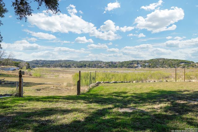 622 Pebble Beach, Lakehills, TX 78063