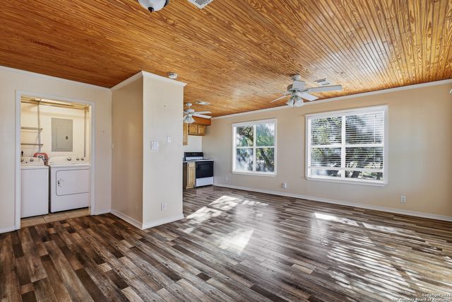 622 Pebble Beach, Lakehills, TX 78063