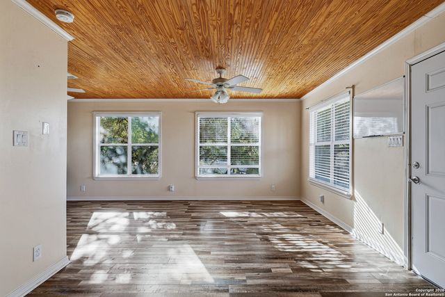 622 Pebble Beach, Lakehills, TX 78063