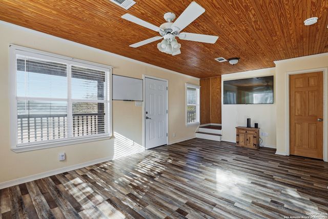 622 Pebble Beach, Lakehills, TX 78063