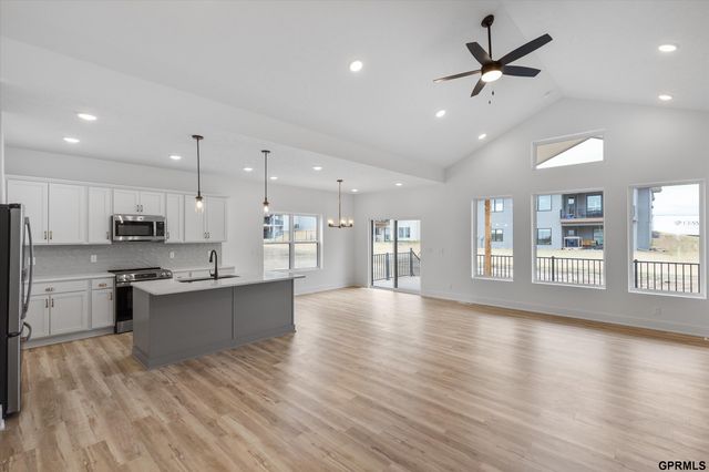 8612 Reed Street, Papillion, NE 68046