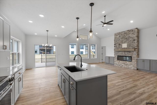 8612 Reed Street, Papillion, NE 68046