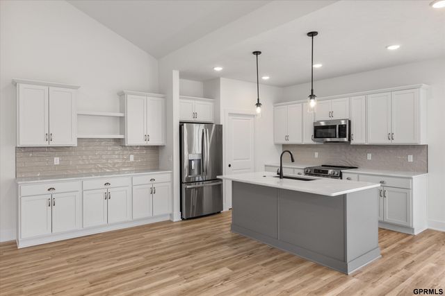 8612 Reed Street, Papillion, NE 68046