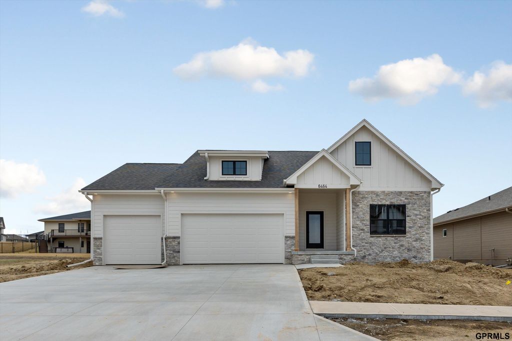 8612 Reed Street, Papillion, NE 68046