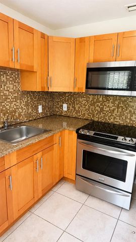 943 NW 63rd St, Miami, FL 33150