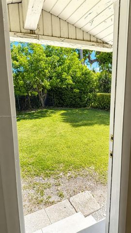 943 NW 63rd St, Miami, FL 33150