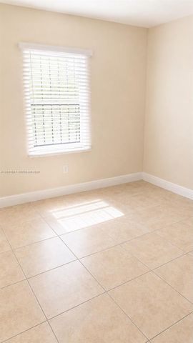 943 NW 63rd St, Miami, FL 33150