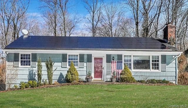 109 Quaker Path, Stony Brook, NY 11790