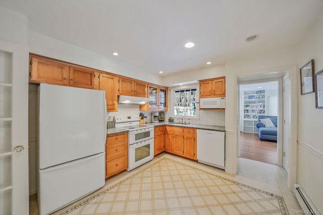 109 Quaker Path, Stony Brook, NY 11790