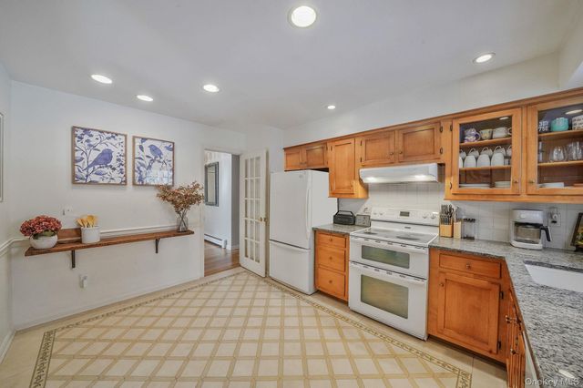 109 Quaker Path, Stony Brook, NY 11790