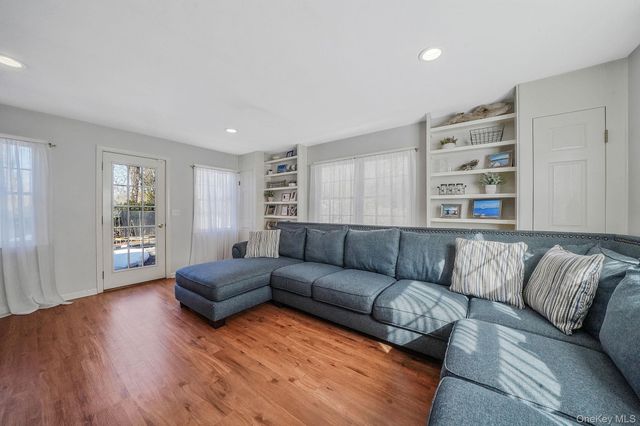 109 Quaker Path, Stony Brook, NY 11790