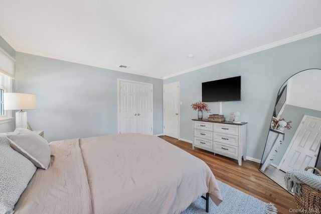 109 Quaker Path, Stony Brook, NY 11790