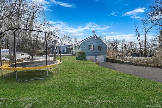 109 Quaker Path, Stony Brook, NY 11790