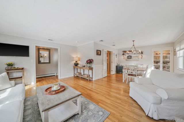 109 Quaker Path, Stony Brook, NY 11790