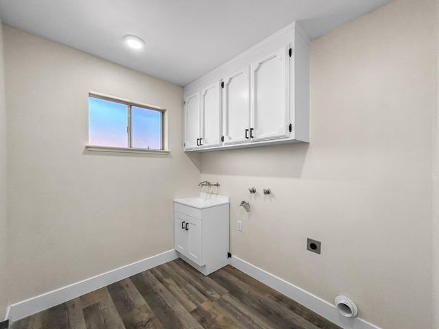 830 E Bedford Avenue, Fresno, CA 93720