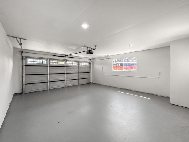 830 E Bedford Avenue, Fresno, CA 93720