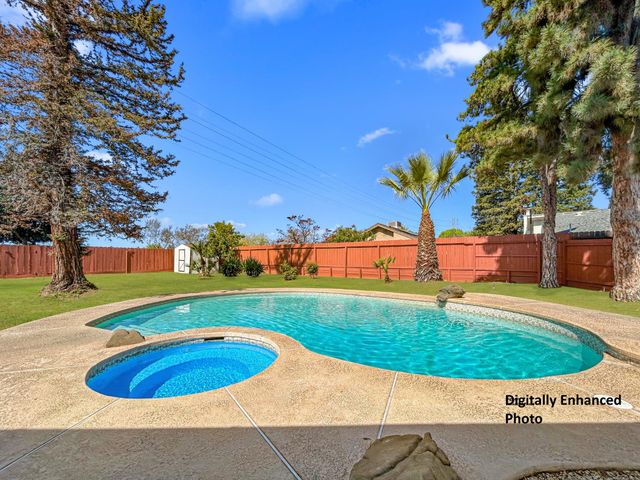 830 E Bedford Avenue, Fresno, CA 93720