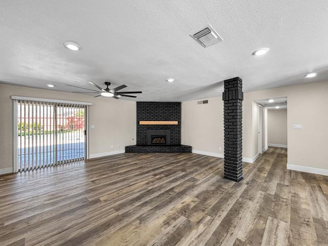 830 E Bedford Avenue, Fresno, CA 93720