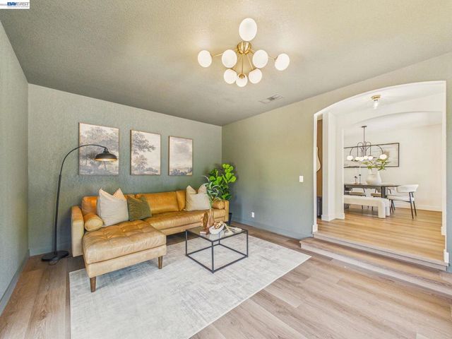 36340 Cypress Point Dr, Newark, CA 94560